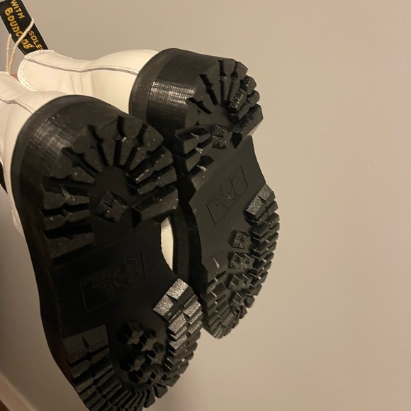 Dr. Martens White Ankle Boots with Chunky Sole NWOB - Picture 4 of 7